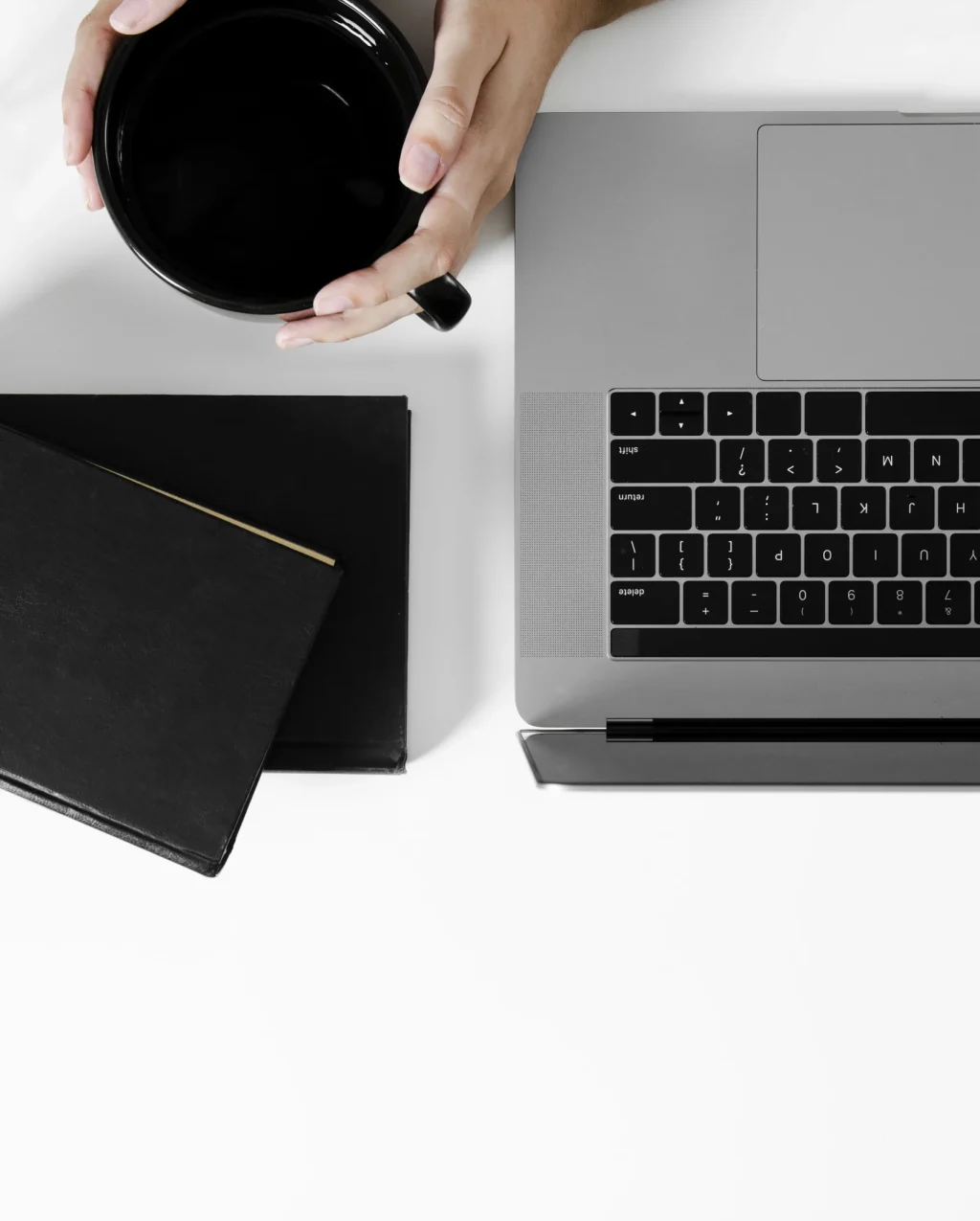 flat-lay-desk-concept-with-copy-space